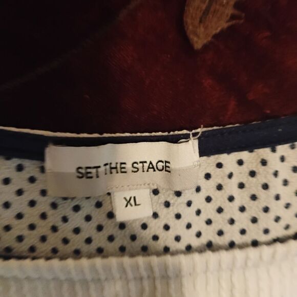 Set The Stage White Short Sleeve Tee with Relaxed Fit and Crew Neck - Picture 8 of 8